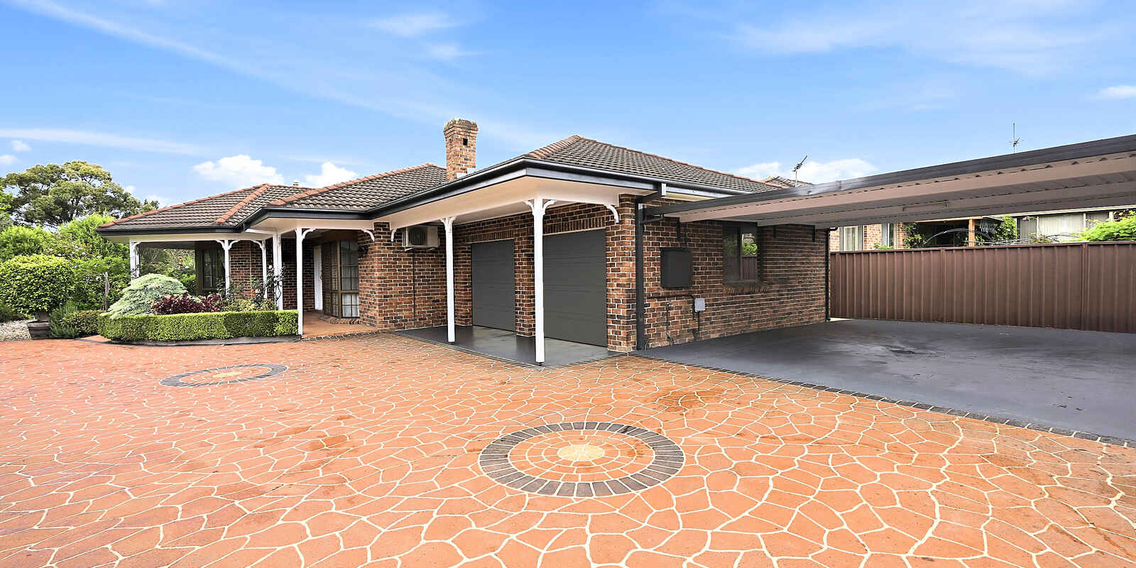 5 Phar Lap Close Casula