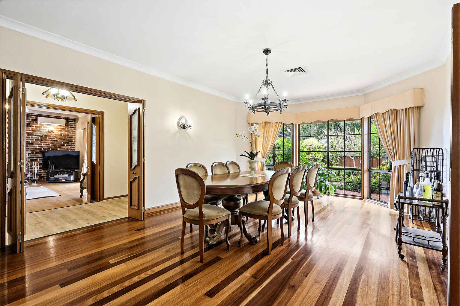 5 Phar Lap Close Casula