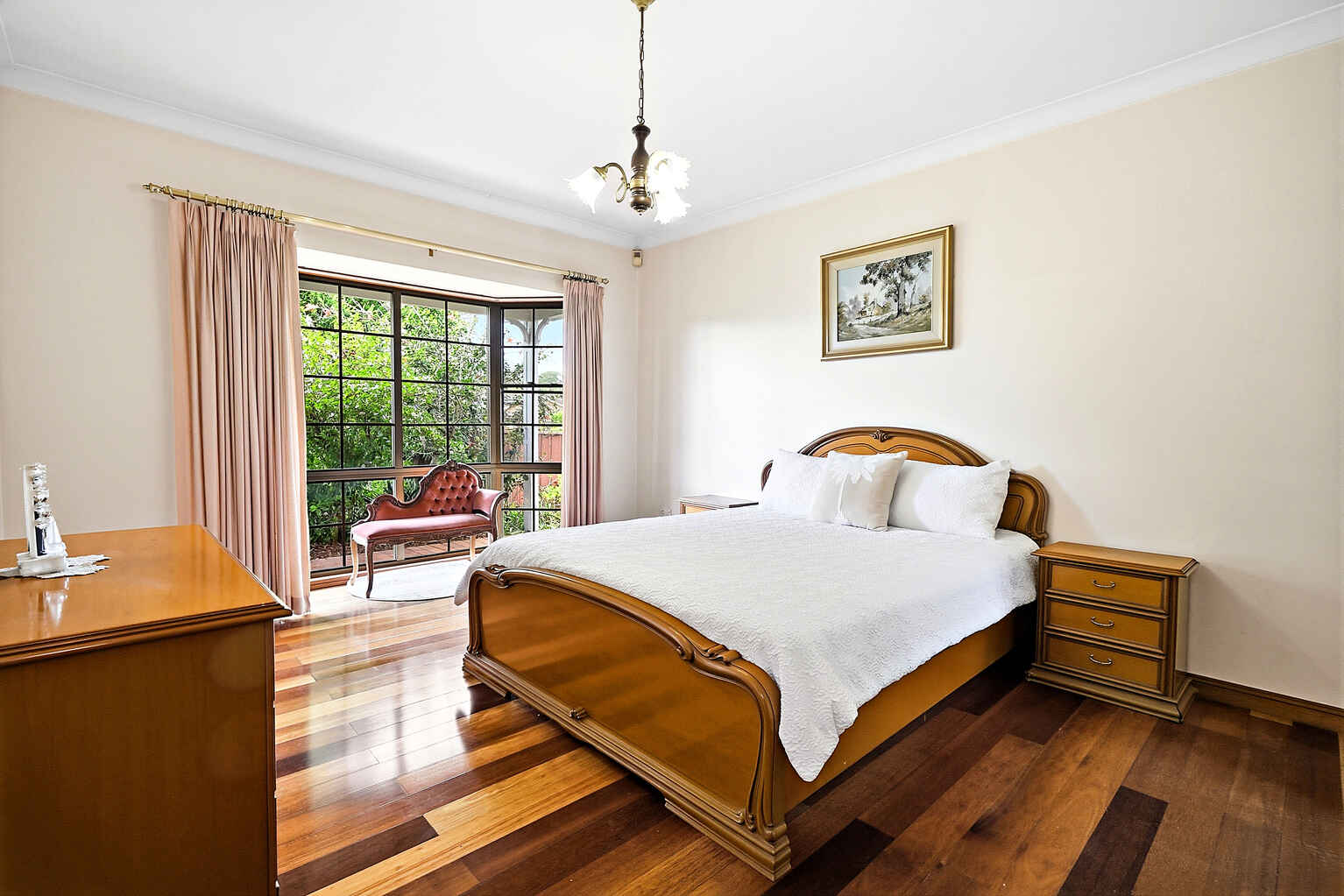 5 Phar Lap Close Casula