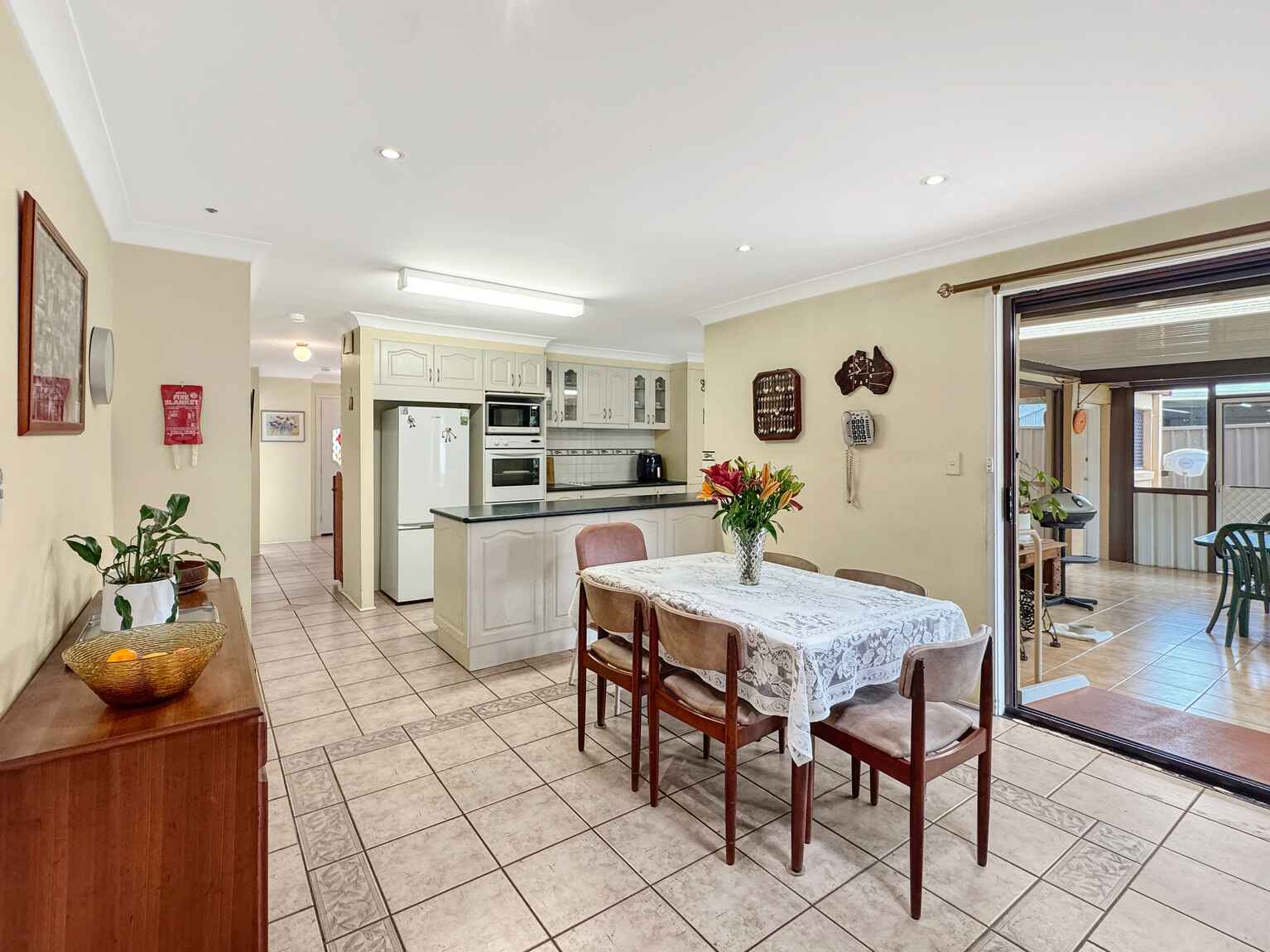 4 Thornhill Crescent Werrington Downs 4 Thornhill Crescent Werrington Downs
