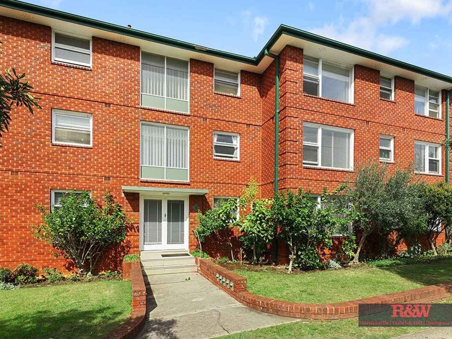 3/8 Floss Street Hurlstone Park