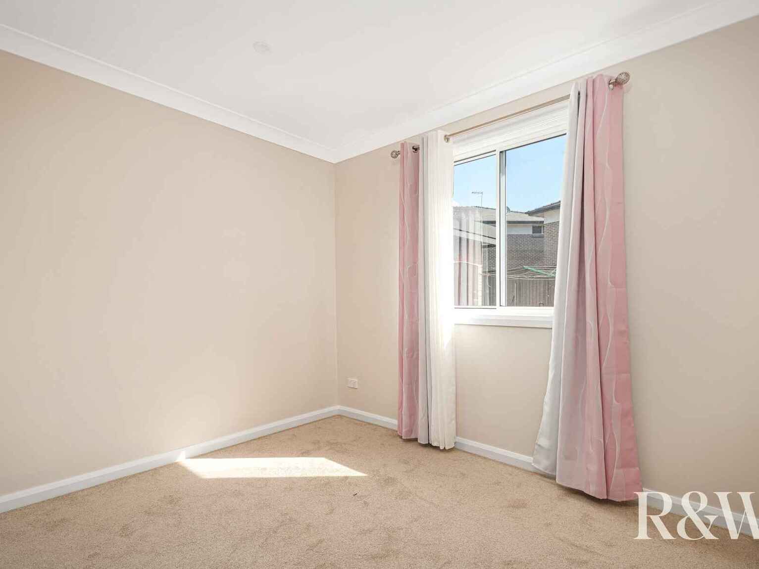 17 Canberra Street Oxley Park 17 Canberra Street Oxley Park
