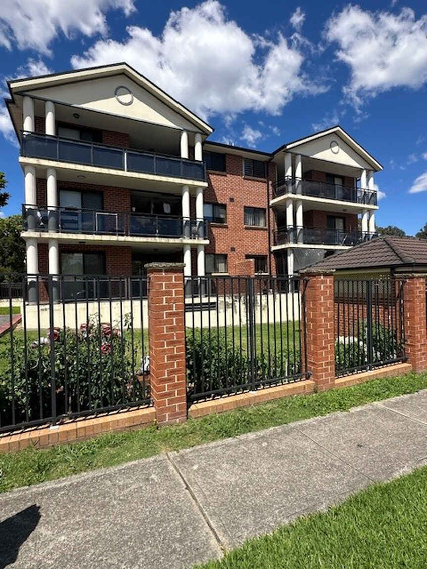 2/14-16 White Avenue Bankstown