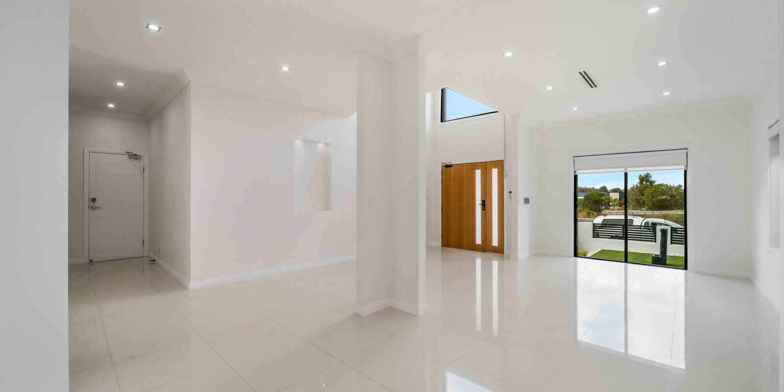 12 Mustang Close Middleton Grange 12 Mustang Close Middleton Grange