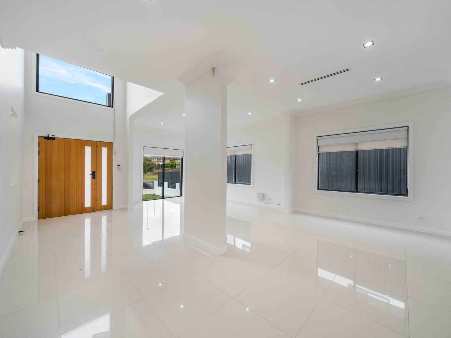 12 Mustang Close Middleton Grange 12 Mustang Close Middleton Grange