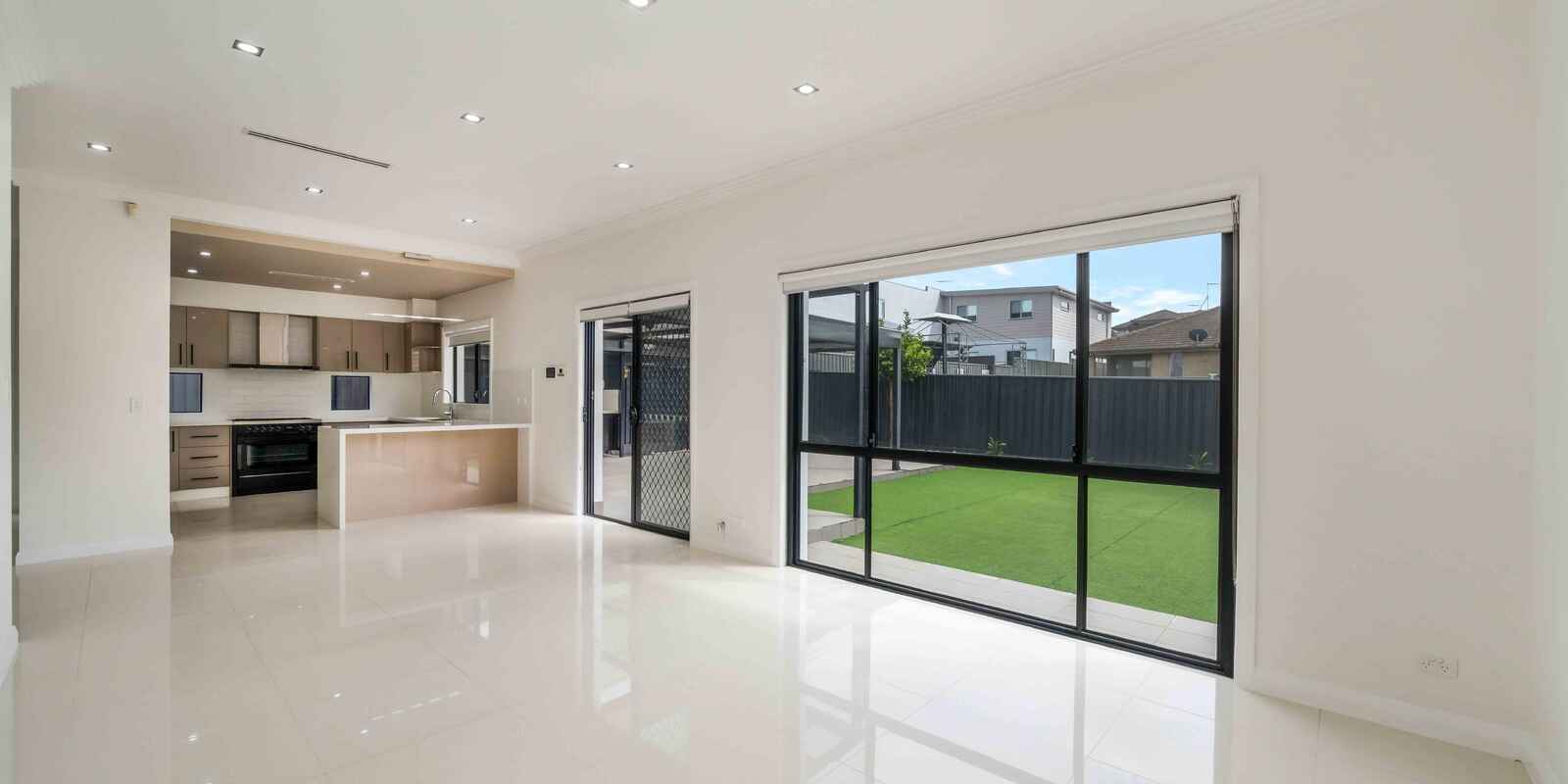 12 Mustang Close Middleton Grange 12 Mustang Close Middleton Grange