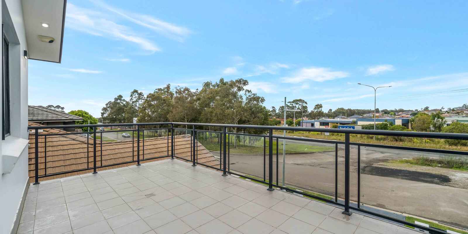 12 Mustang Close Middleton Grange 12 Mustang Close Middleton Grange
