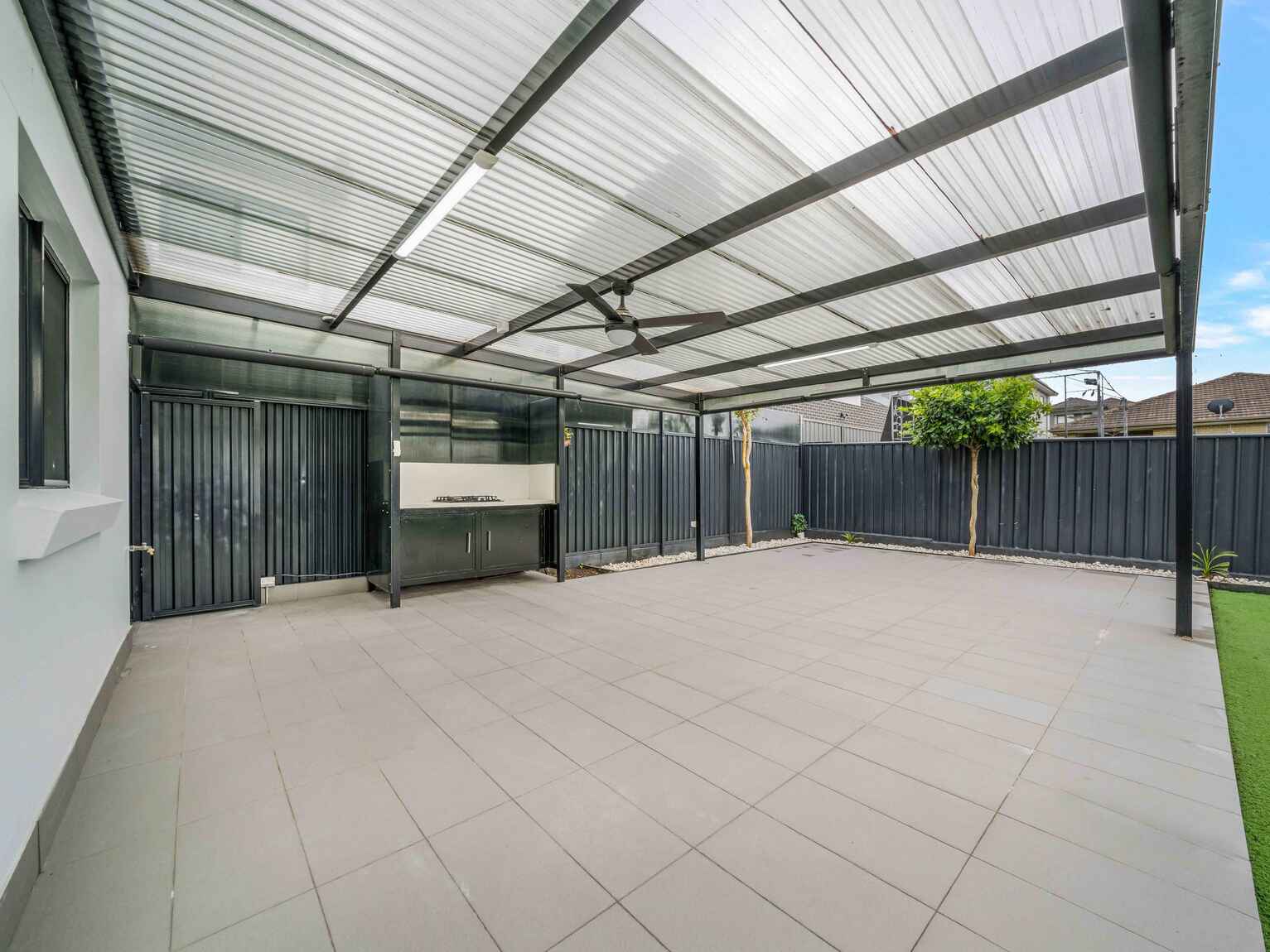 12 Mustang Close Middleton Grange 12 Mustang Close Middleton Grange