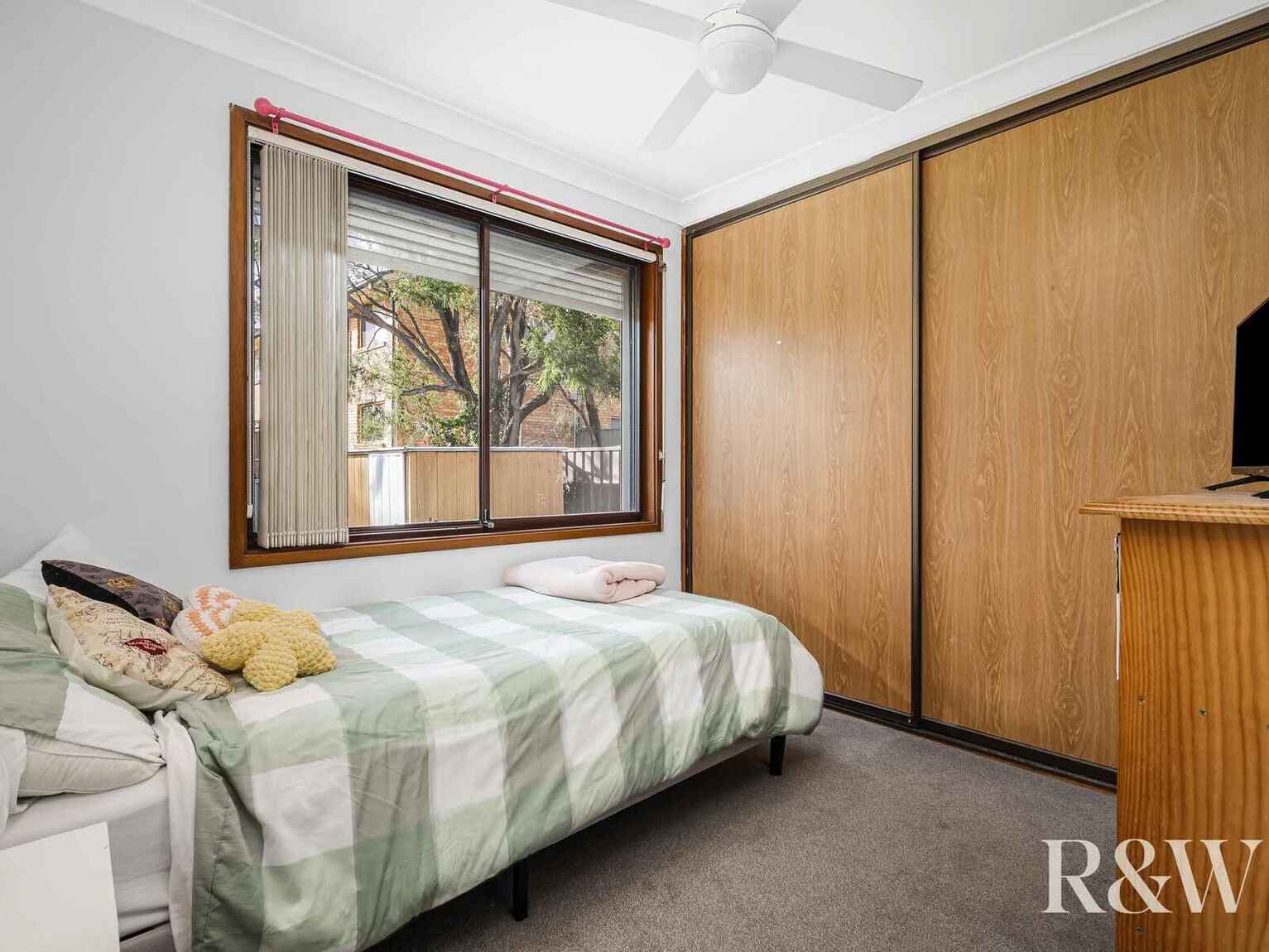 36 Explorers Way St Clair